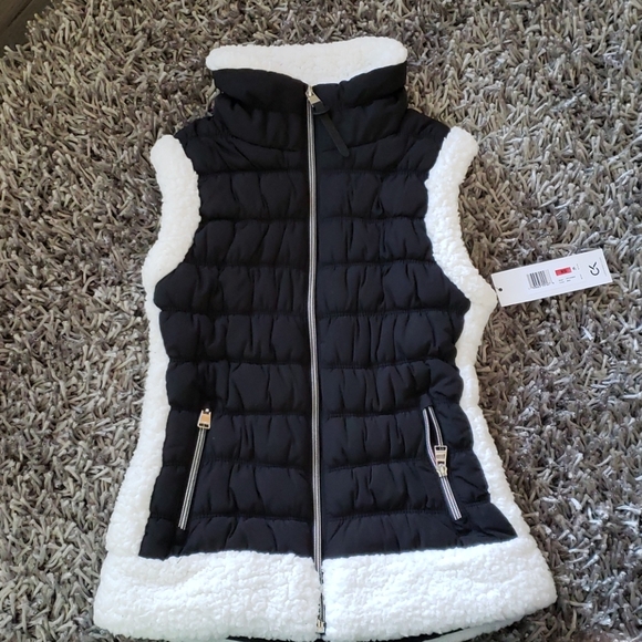 Causal Young Adult Vest - Picture 1 of 6
